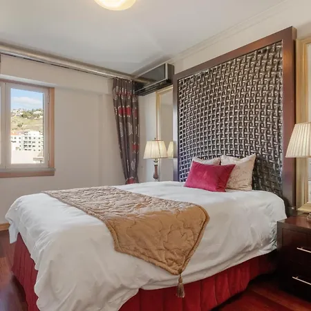 Cliff View - By Wehost * Funchal (Madeira)