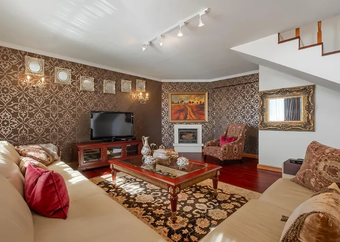 Cliff View - By Wehost *